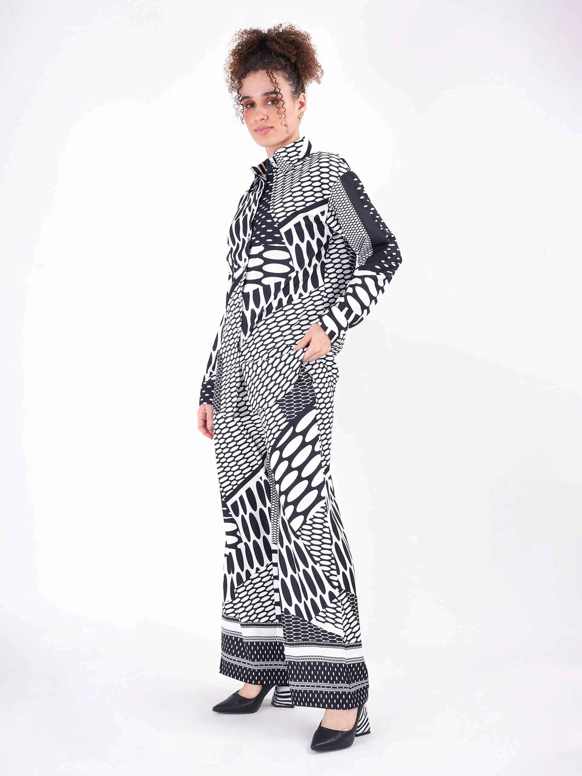 Clobug Black Bold Pattern co ord set For Women - Image 5