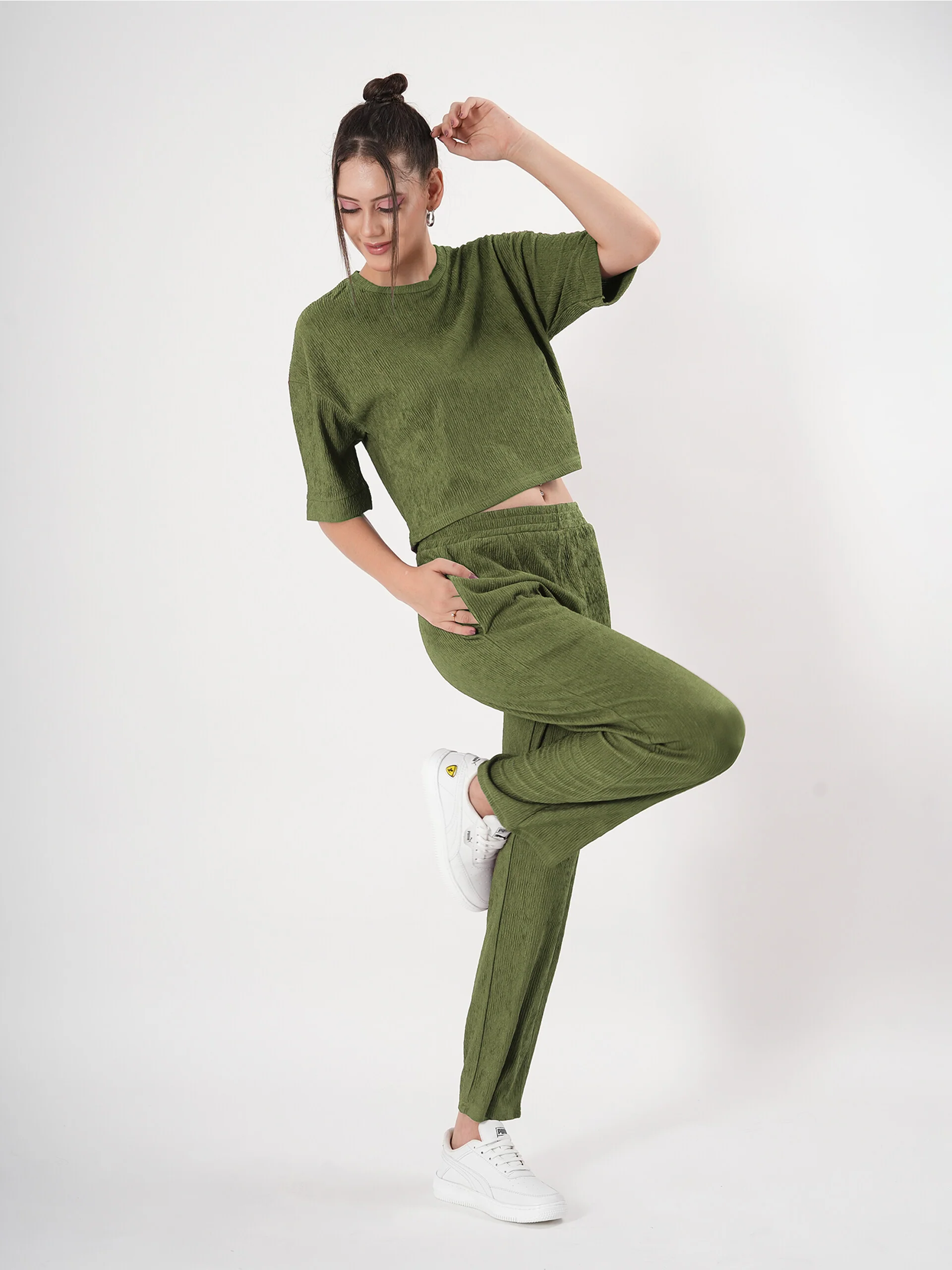 Clobug Crinkle co ord set with Round Neck & Half Sleeve - Image 18