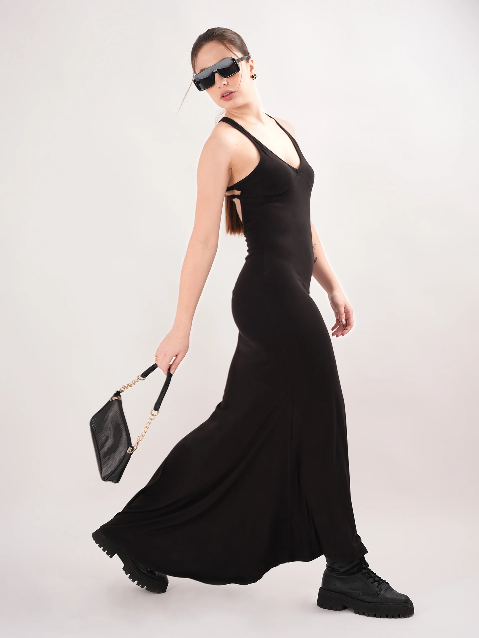 Glamorous Black Fishtail Dress with Open Back - Image 5