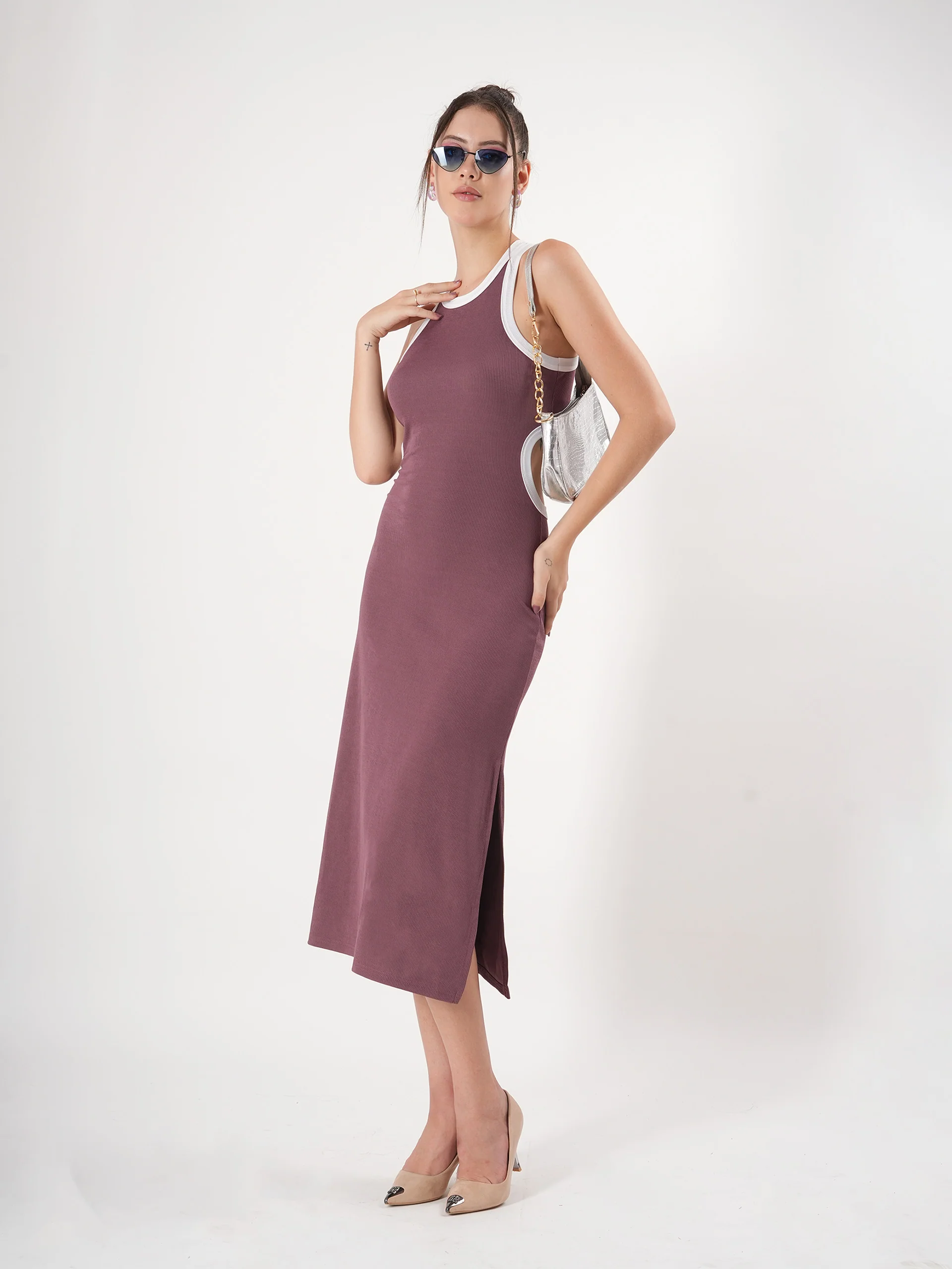 Clobug Sleeveless Midi Dress With Round Neck Back Detail - Image 13