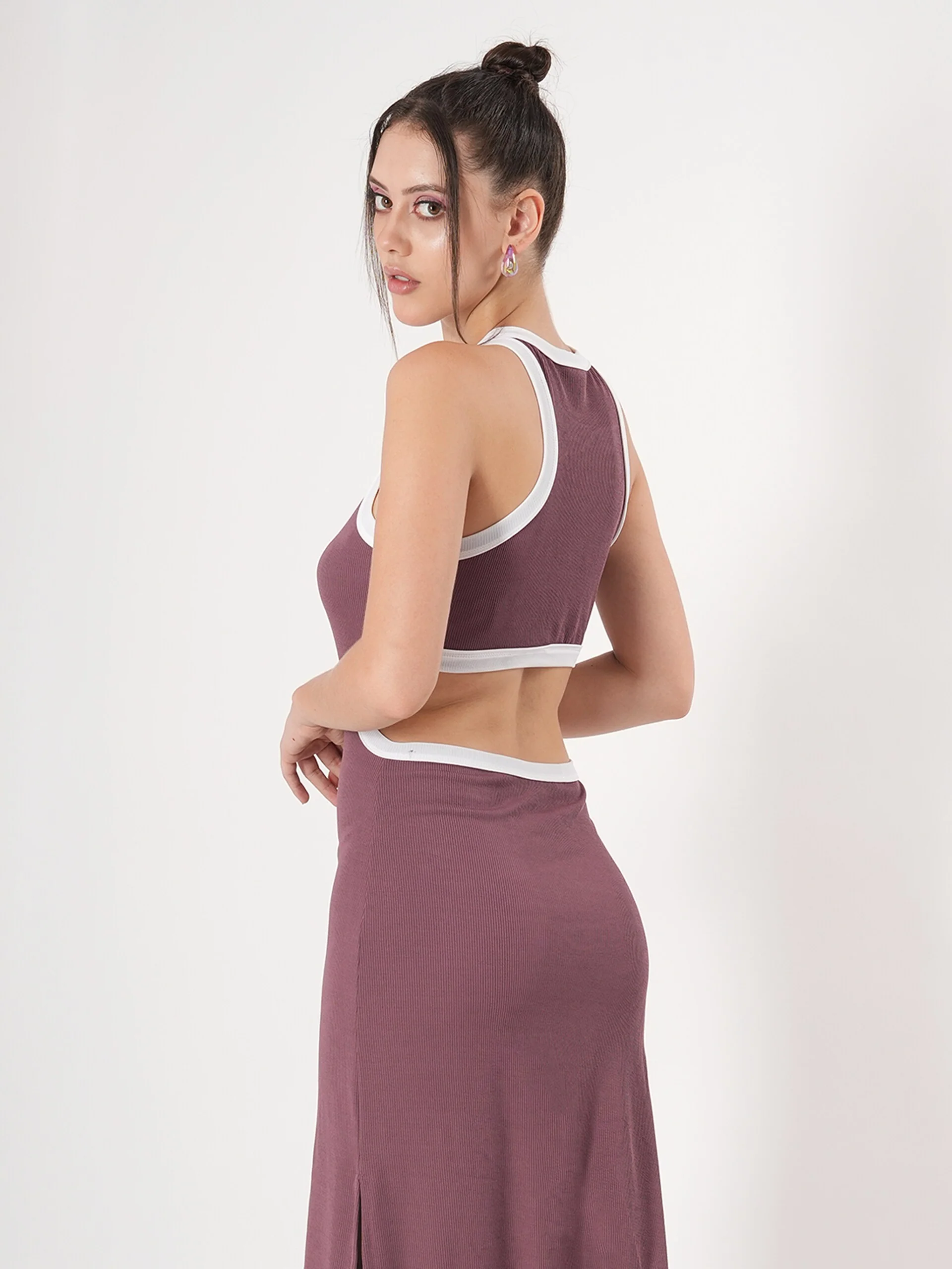 Clobug Sleeveless Midi Dress With Round Neck Back Detail - Image 16