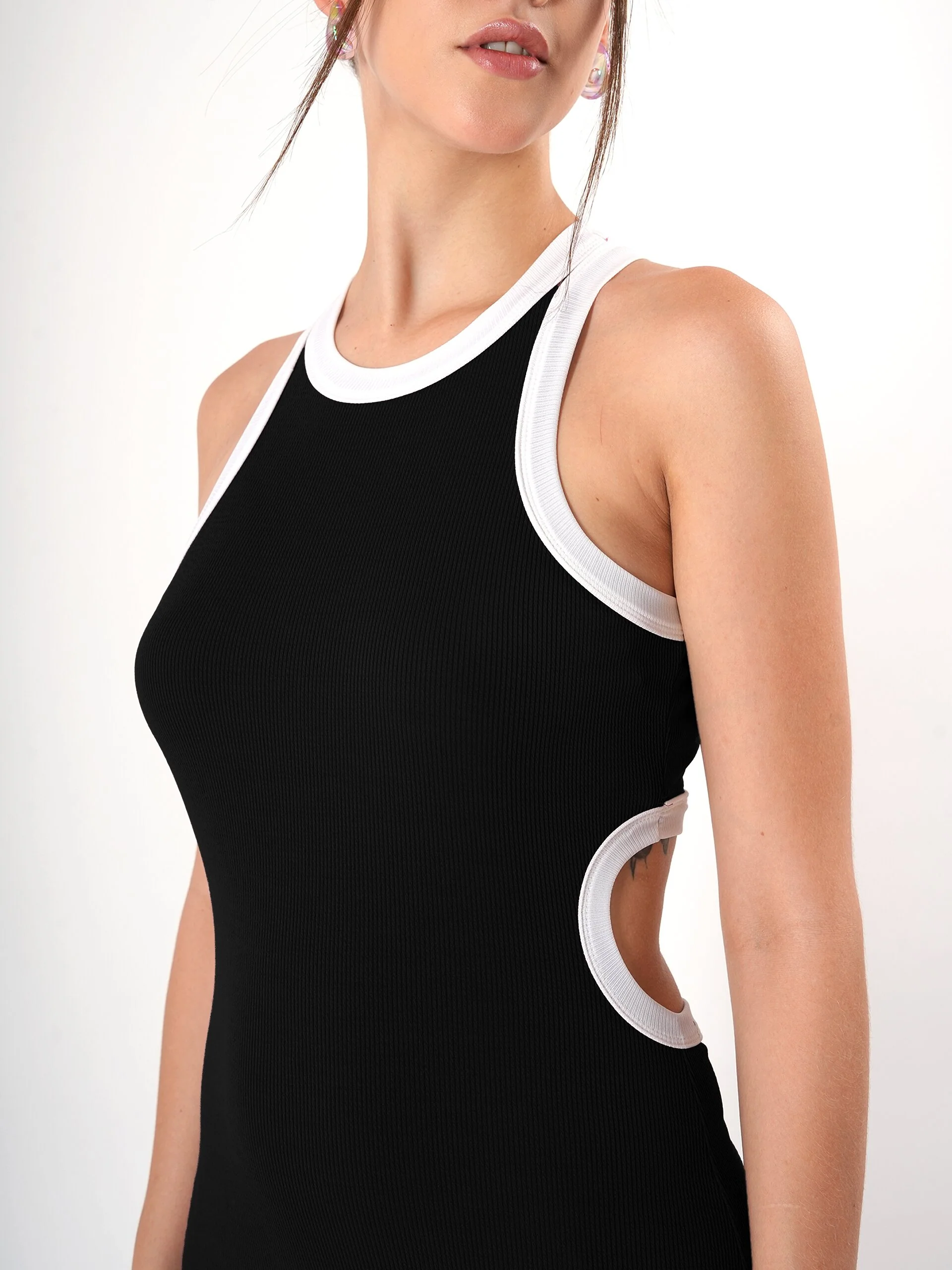 Clobug Sleeveless Midi Dress With Round Neck Back Detail - Image 5