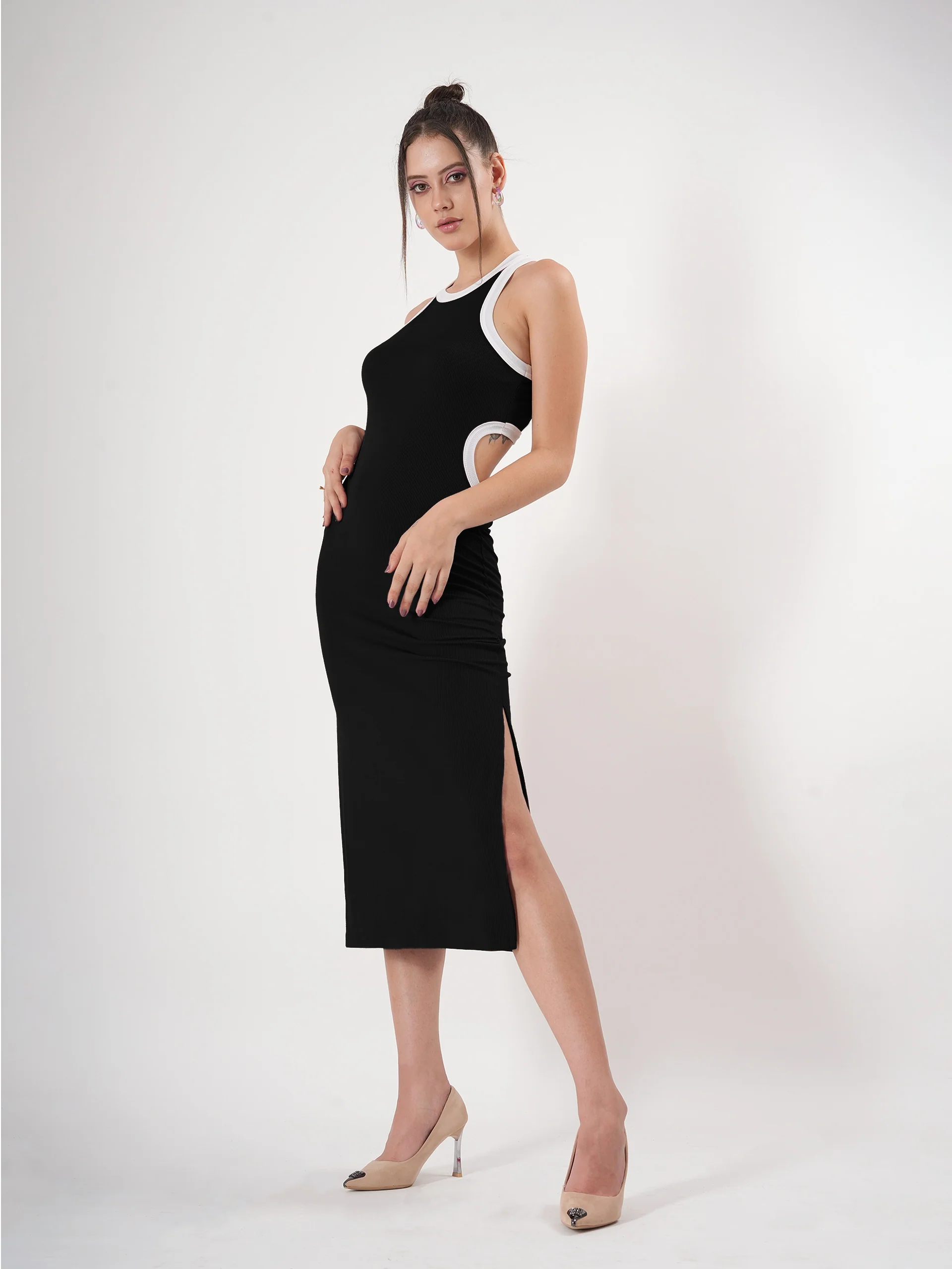 Clobug Sleeveless Midi Dress With Round Neck Back Detail - Image 9