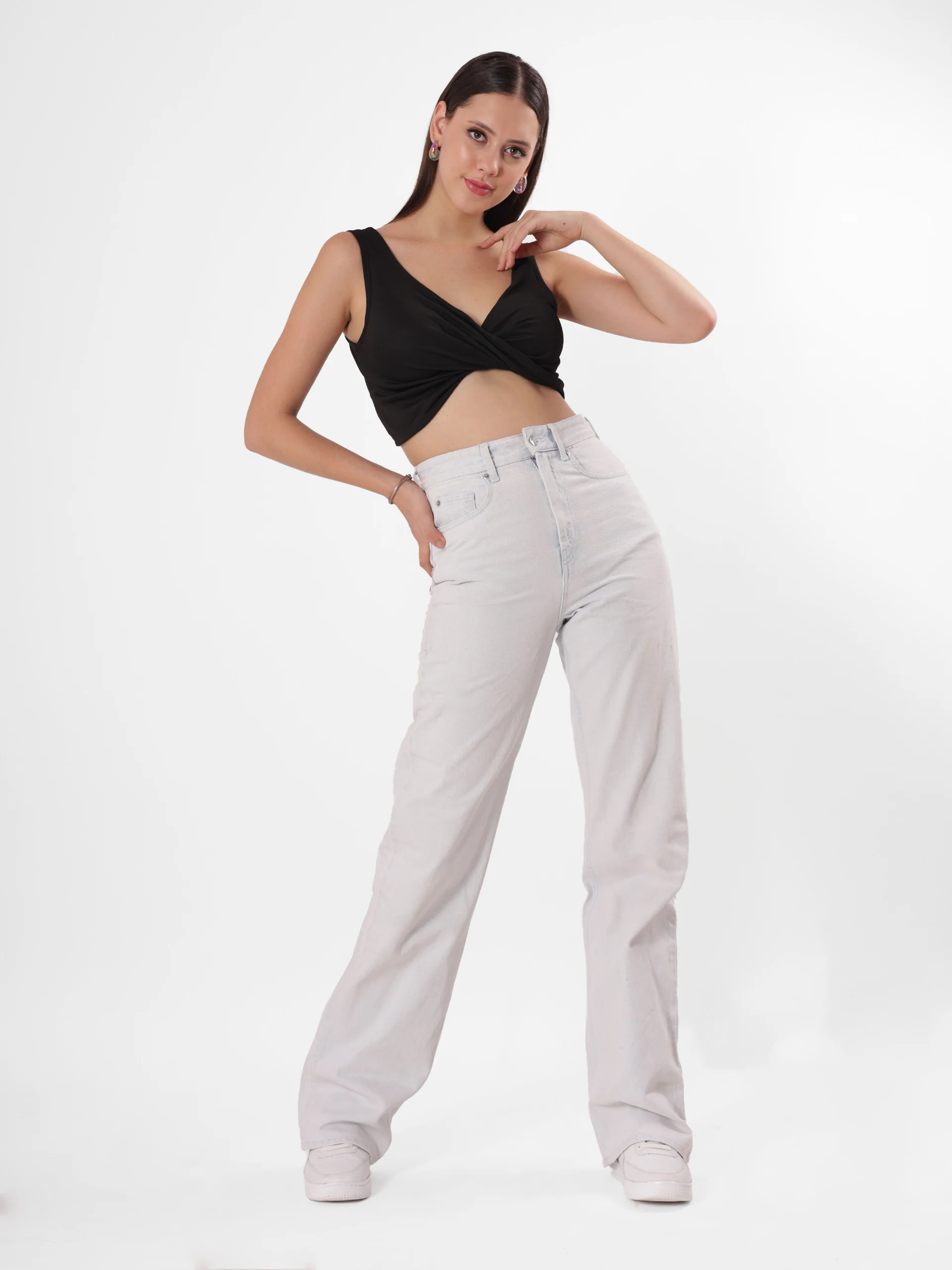 Solid Black Twist Sleeveless Crop Top - Image 3