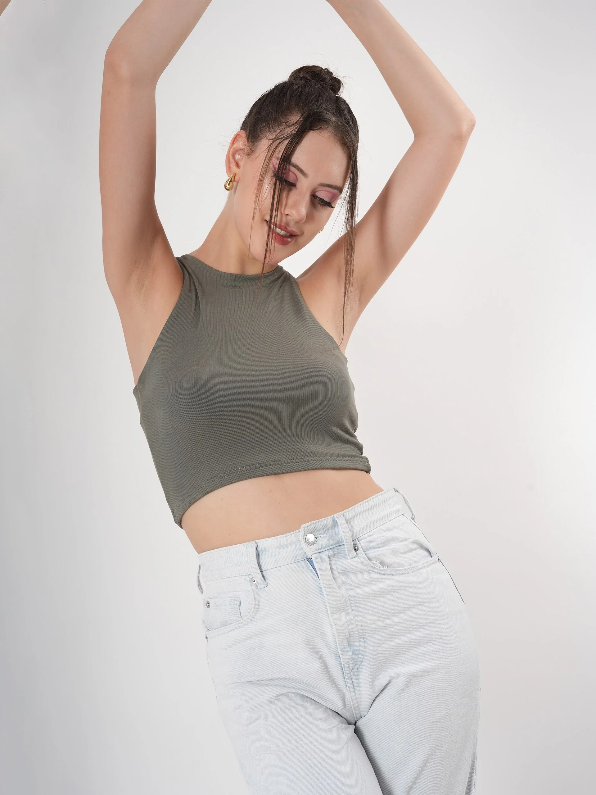 Clobug Solid Ribbed Sleeveless Crop Tank Top - Image 13