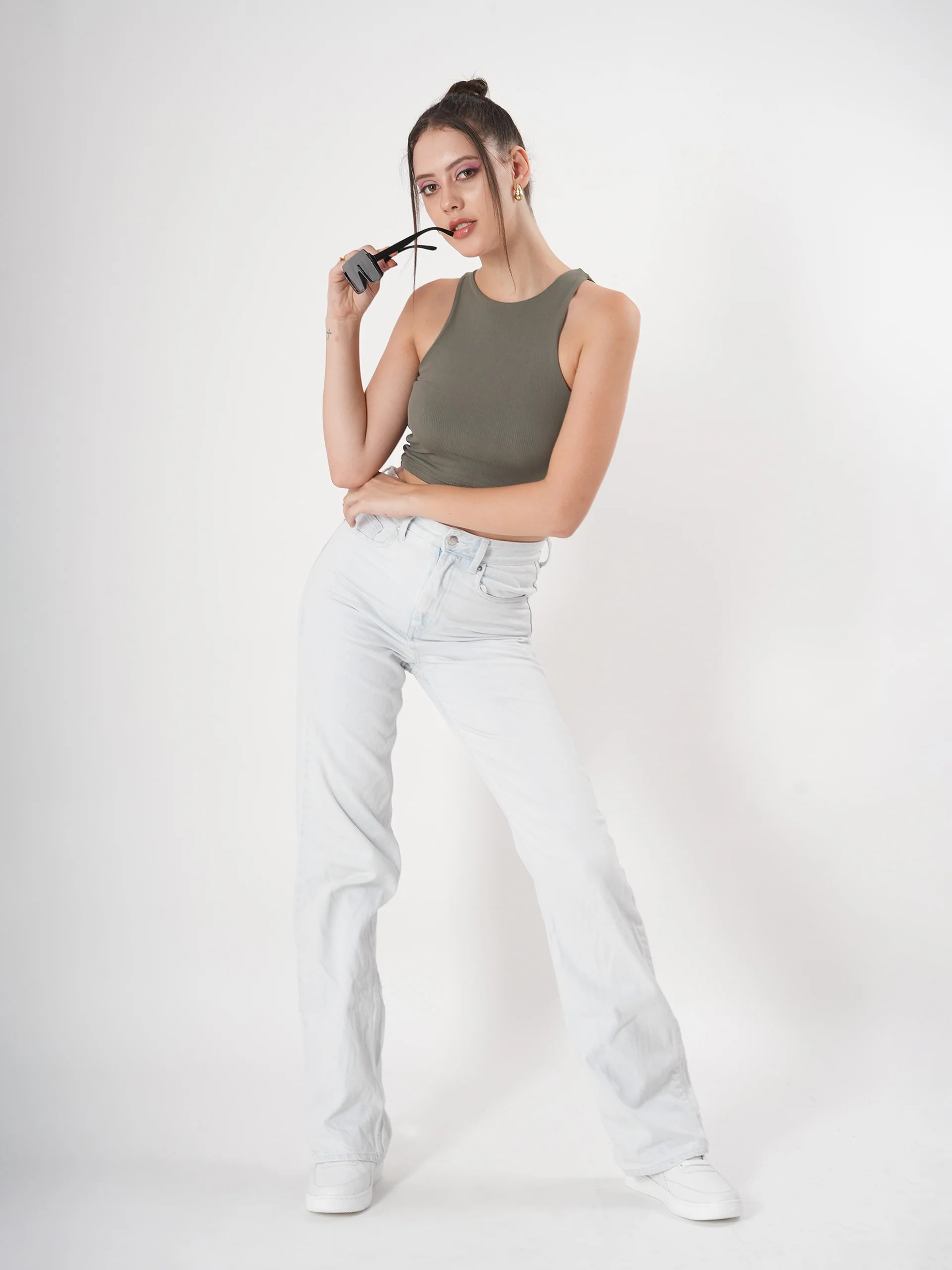 Clobug Solid Ribbed Sleeveless Crop Tank Top - Image 15