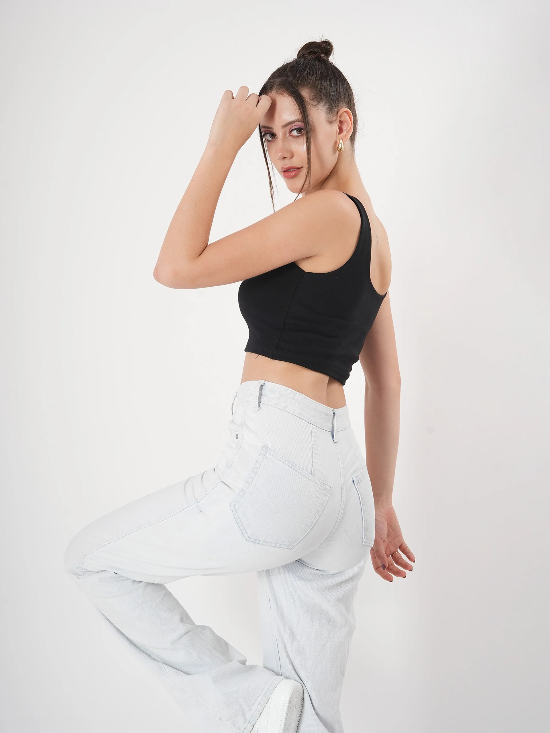 Solid Ribbed Sleeveless Square Neck Crop Top - Image 13