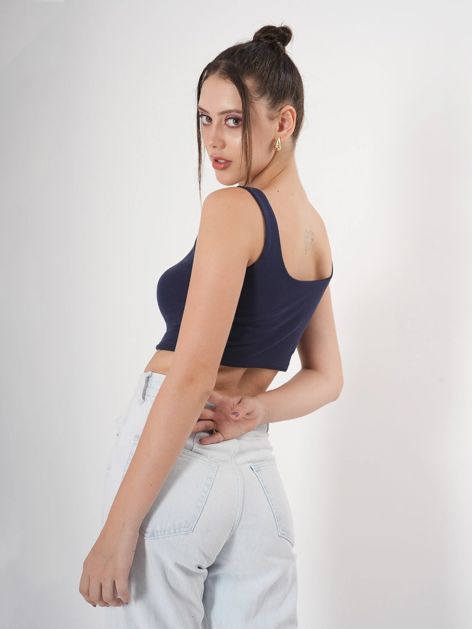 Solid Ribbed Sleeveless Square Neck Crop Top - Image 3