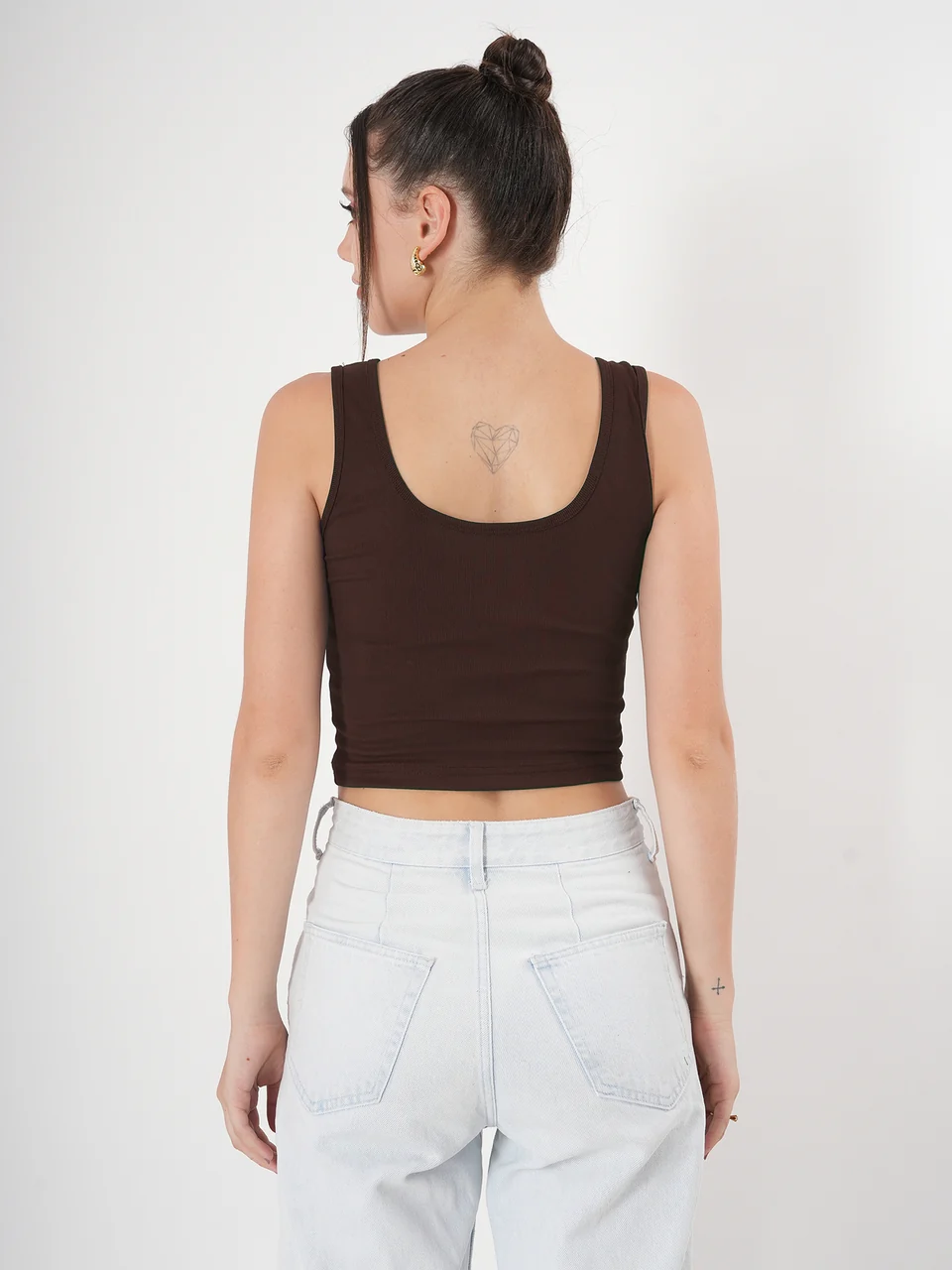 Clobug Solid Sleeveless Round Neck Crop Top - Image 22