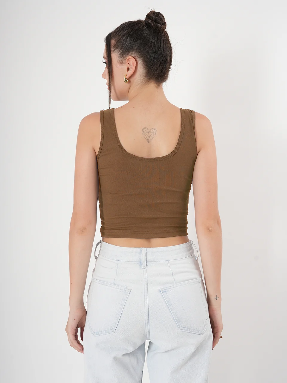 Clobug Solid Sleeveless Round Neck Crop Top - Image 27
