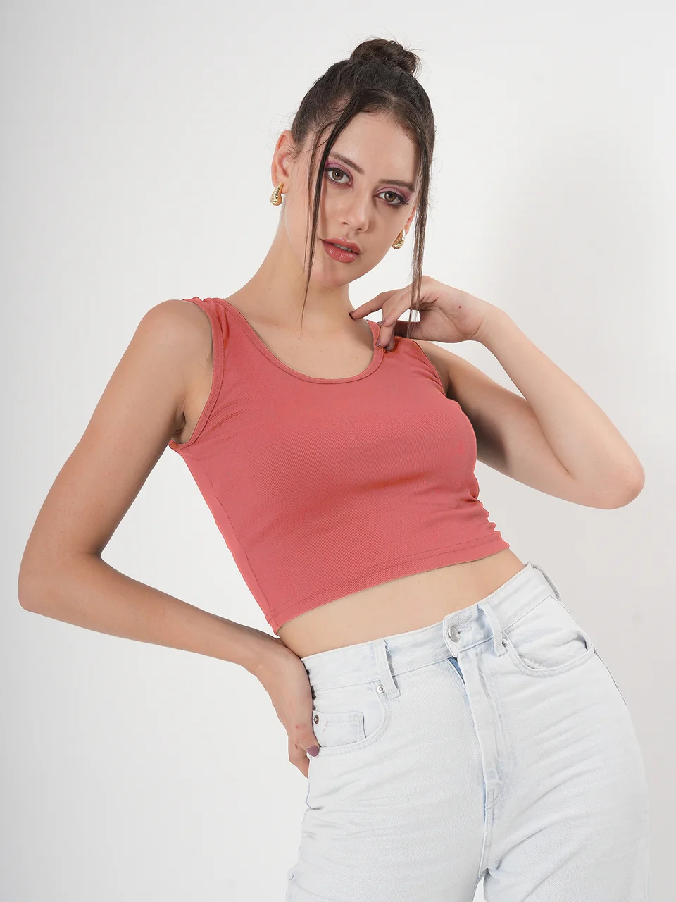 Clobug Solid Sleeveless Round Neck Crop Top - Image 30