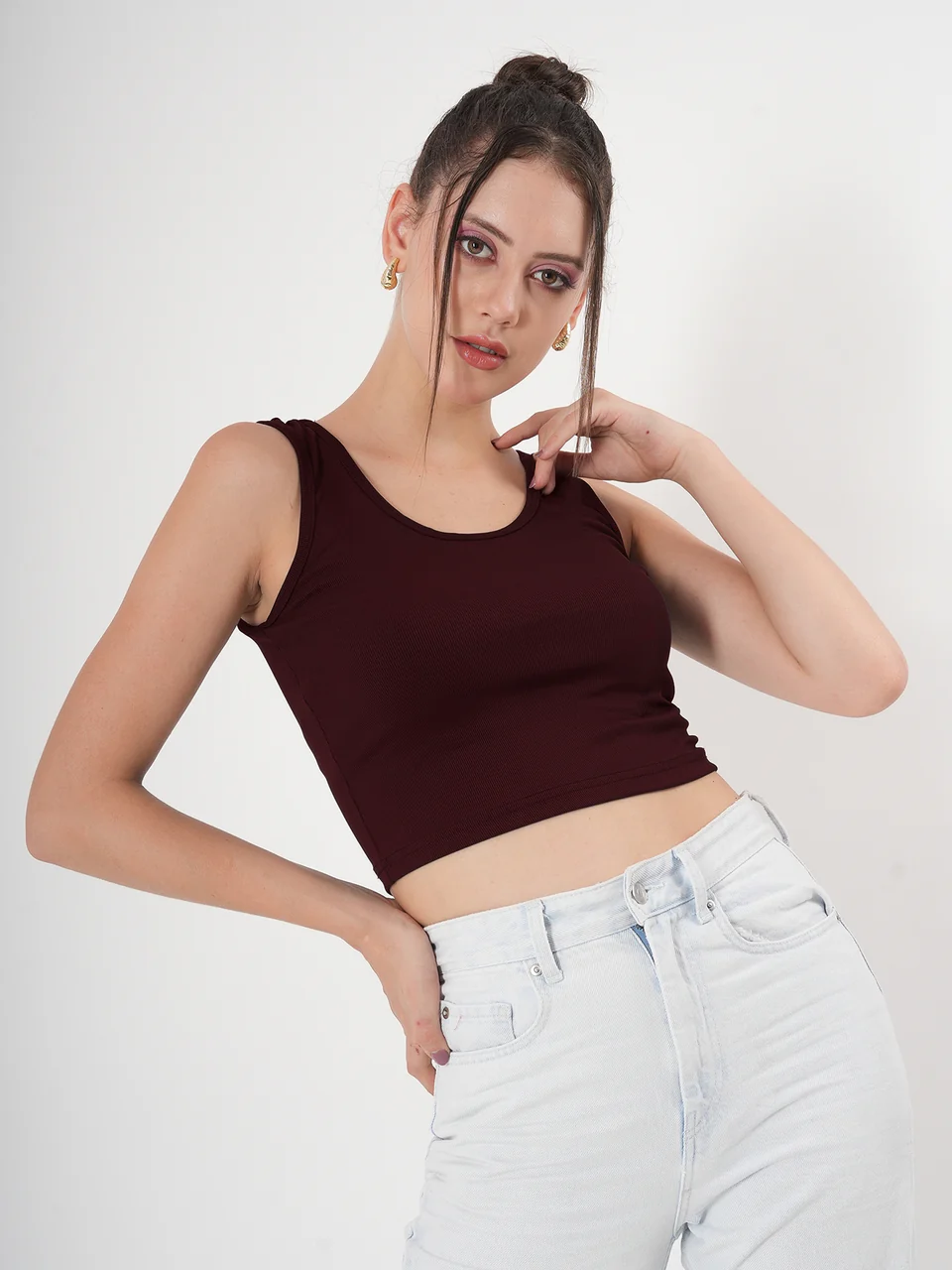 Clobug Solid Sleeveless Round Neck Crop Top - Image 40