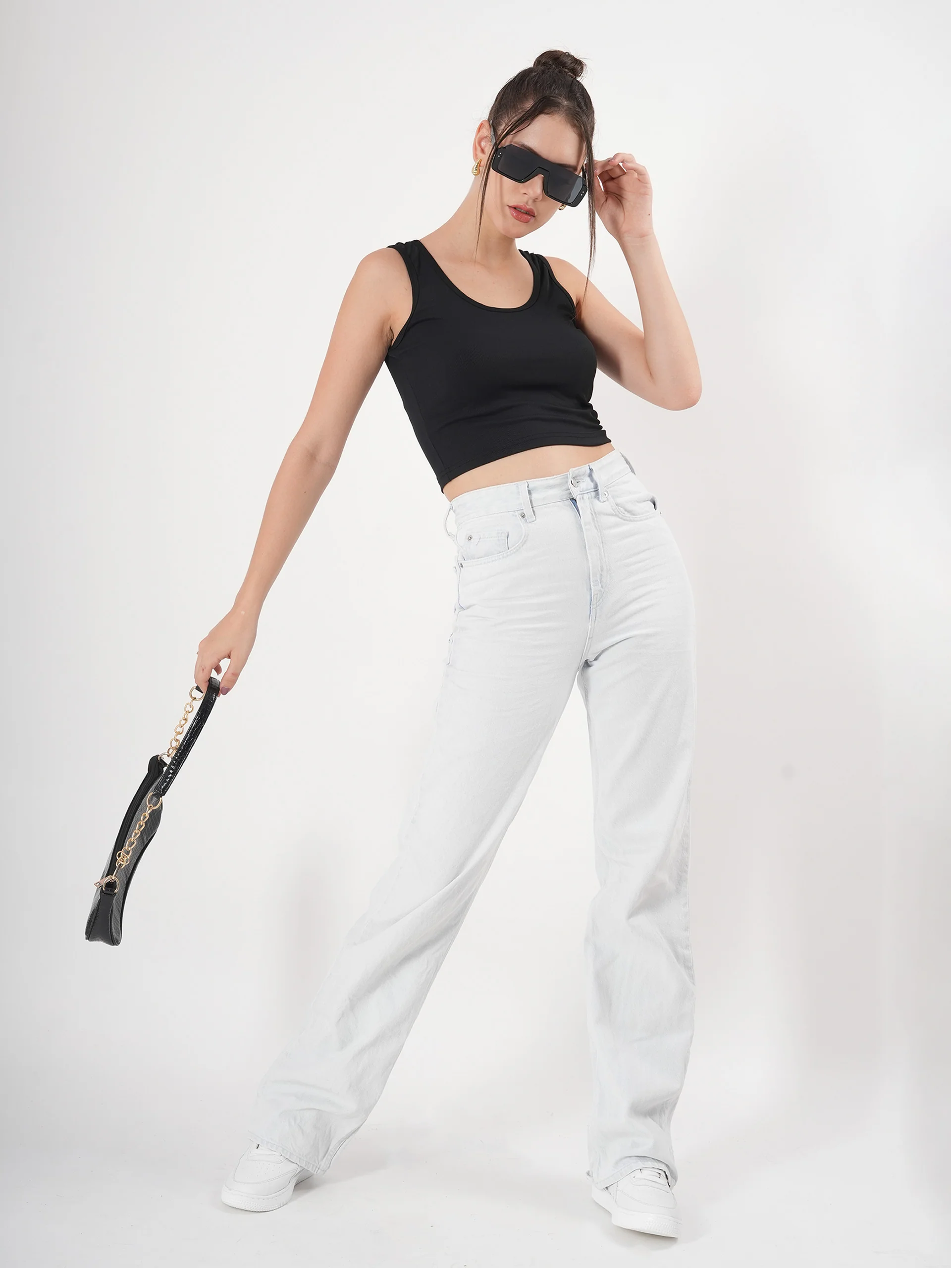 Clobug Solid Sleeveless Round Neck Crop Top - Image 8