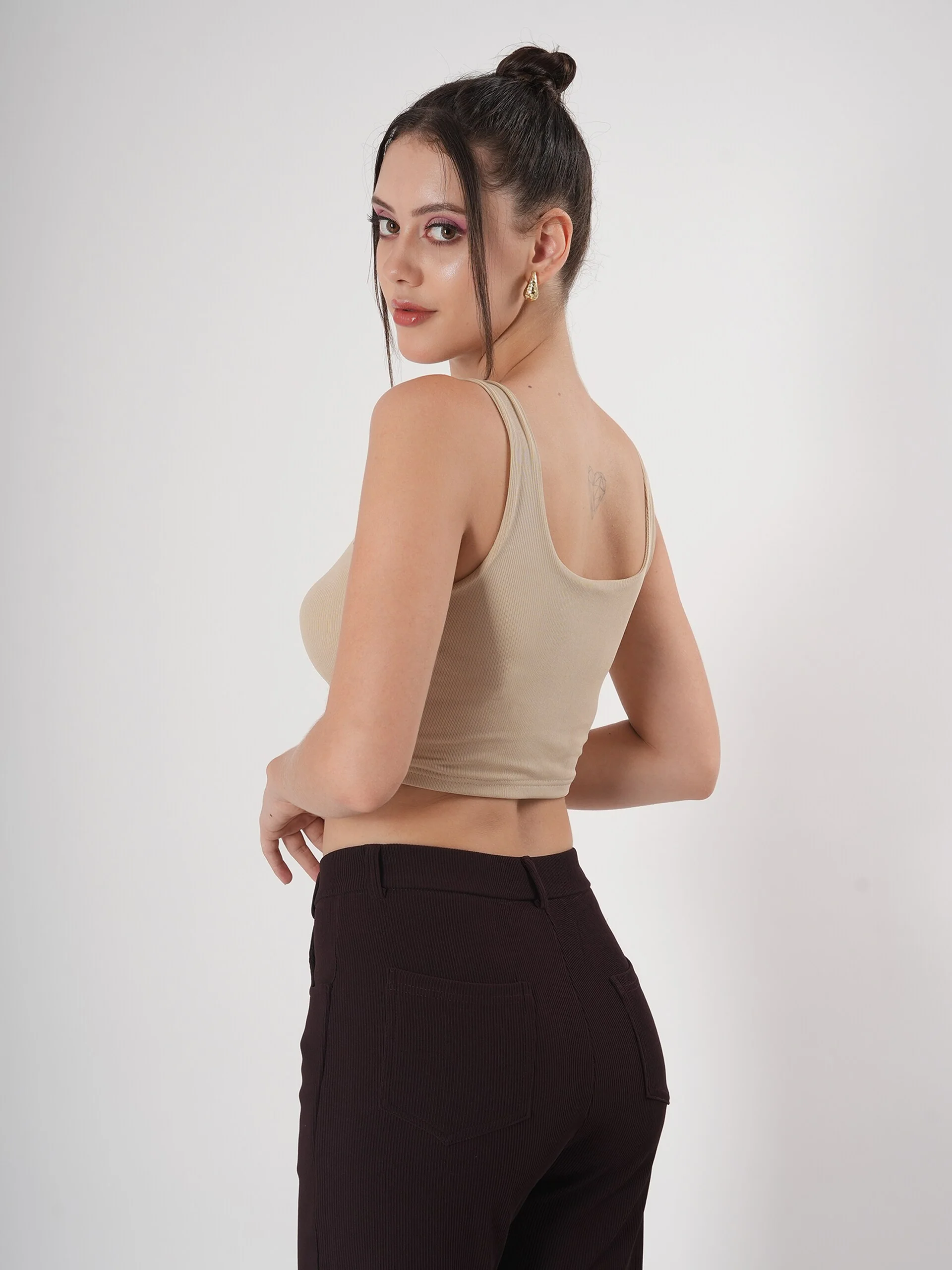 Clobug Solid Square Neck Sleeveless Body Fitted Crop Top - Image 17