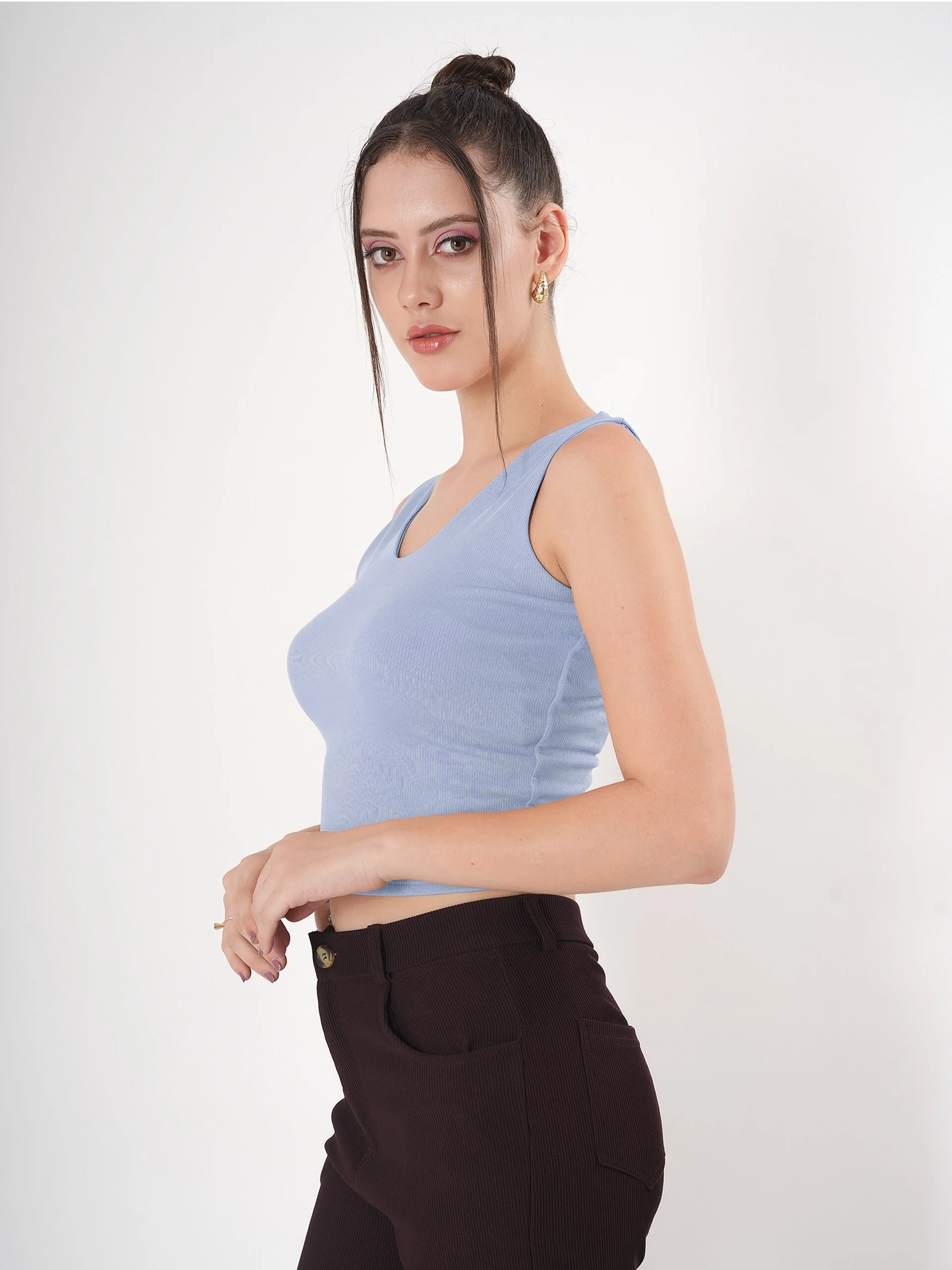 Solid V Neck Sleeveless Fitted Crop Top For Women - Image 17