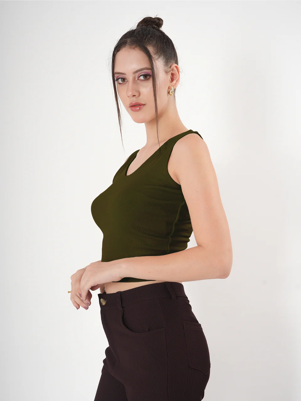 Solid V Neck Sleeveless Fitted Crop Top For Women - Image 32