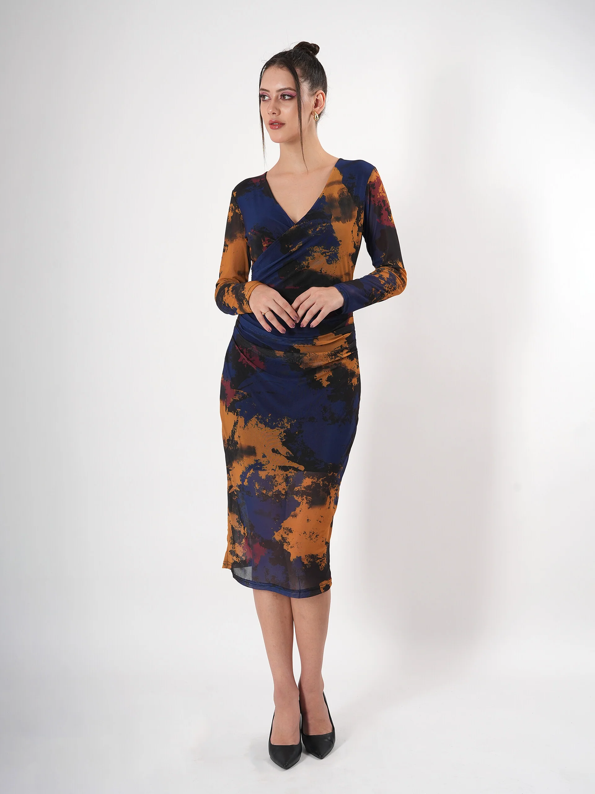 Clobug Tie & Dye Sheer Midi Dress With V Neck & Full Sleeve - Image 3